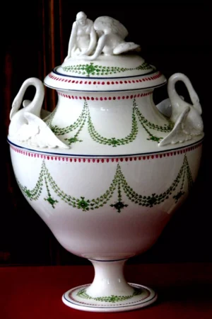 Extremely Rare Wedgwood Creamware Vase – Hand-Painted “Leda and the Swan” Scene, 19th Century