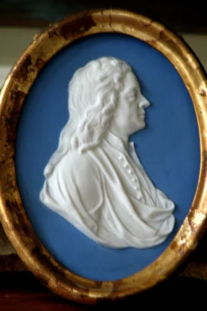 Rare Wedgwood Jasperware Portrait Medallion – Sir Isaac Newton, 18th/19th Century, Restored