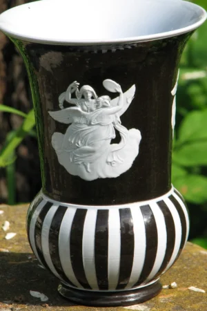 Rare Antique Wedgwood Zephyr Vase – 18th Century Creamware / Pearlware – Museum Quality