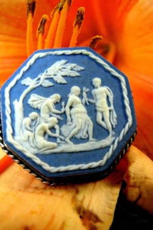 Wedgwood 1785-1790 Double-Sided Blue Dip Jasper Brooch – Classical Figure, Museum Quality